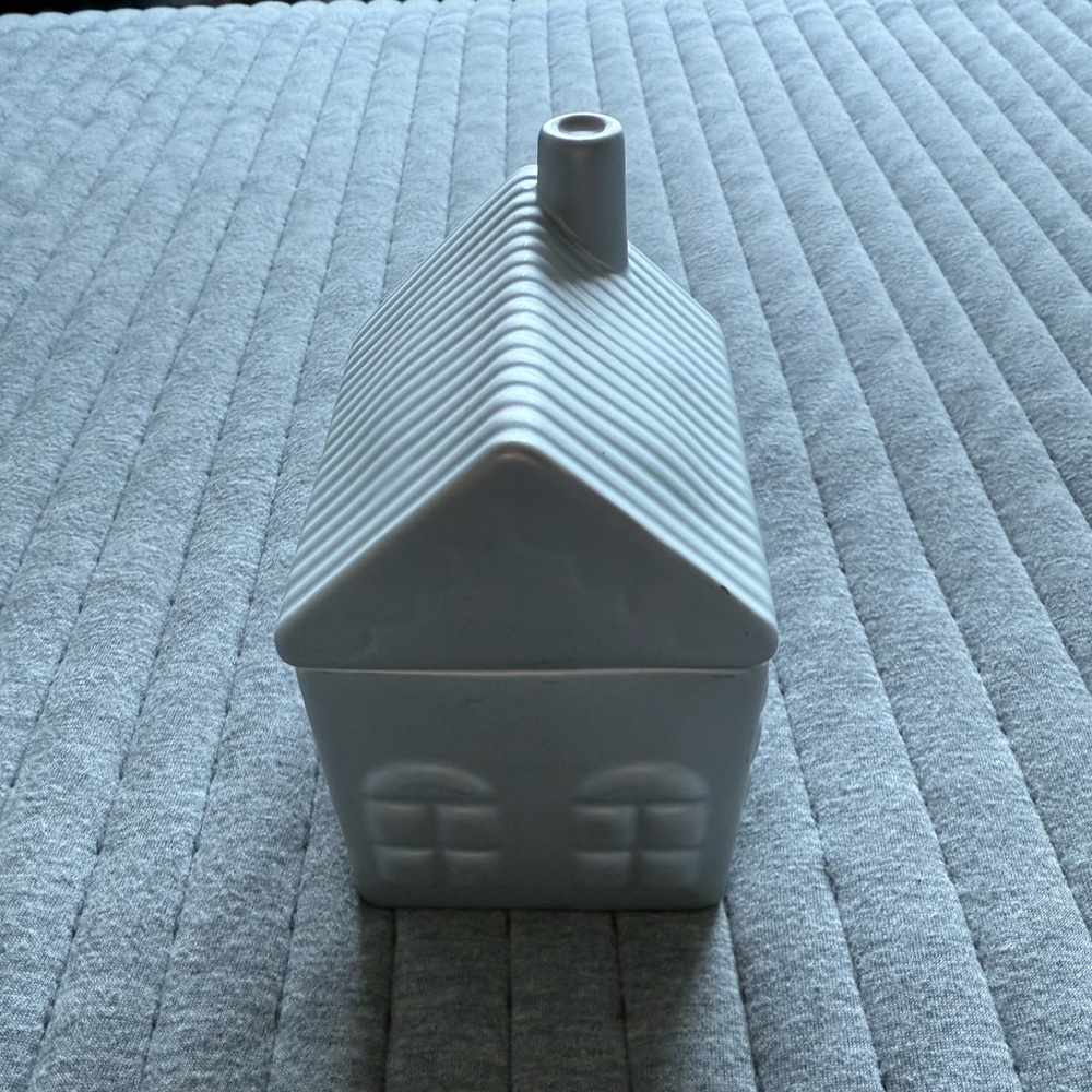 Sliver Ceramic House Sand + Fog Balsam Cedar Candle
